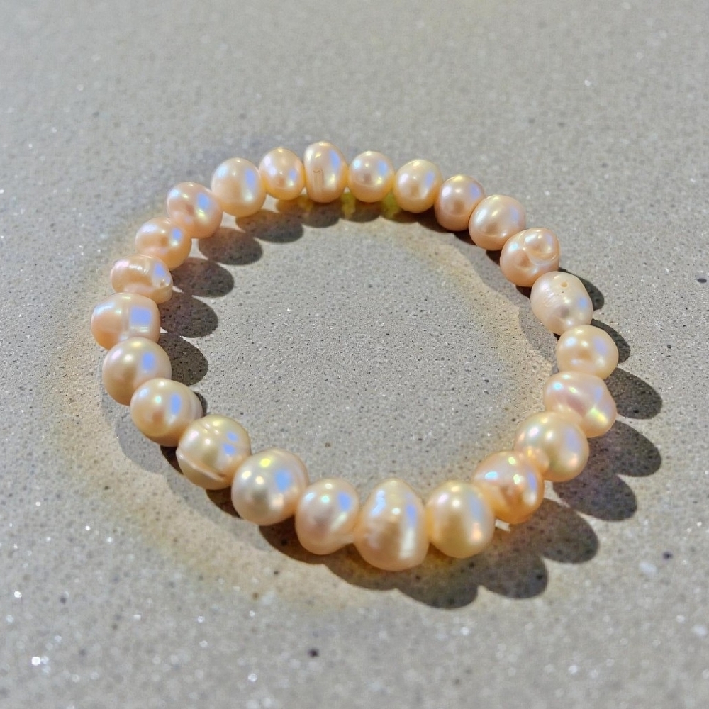 Genuine Freshwater Pearl Stretch Bracelet made With Cultured Pearl June Round